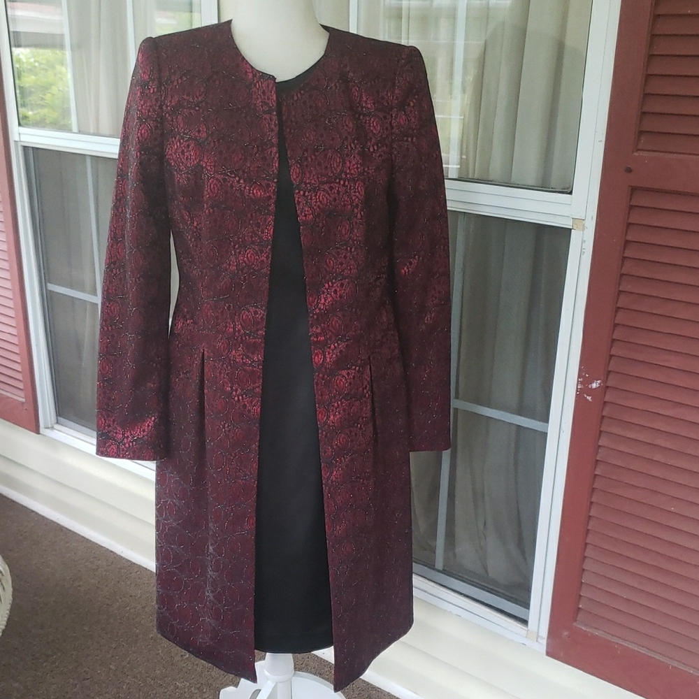ALBERT NIPON Modern Structures Crimson‎ Elegant Burgundy Women's Coat Dress Suit